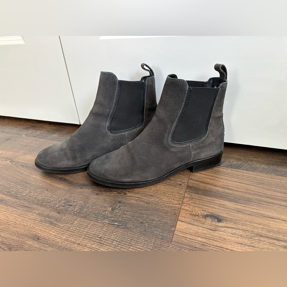 Thursday Boot Company Women’s Duchess Chelsea Boot Shadow Grey Suede Sz 8.5